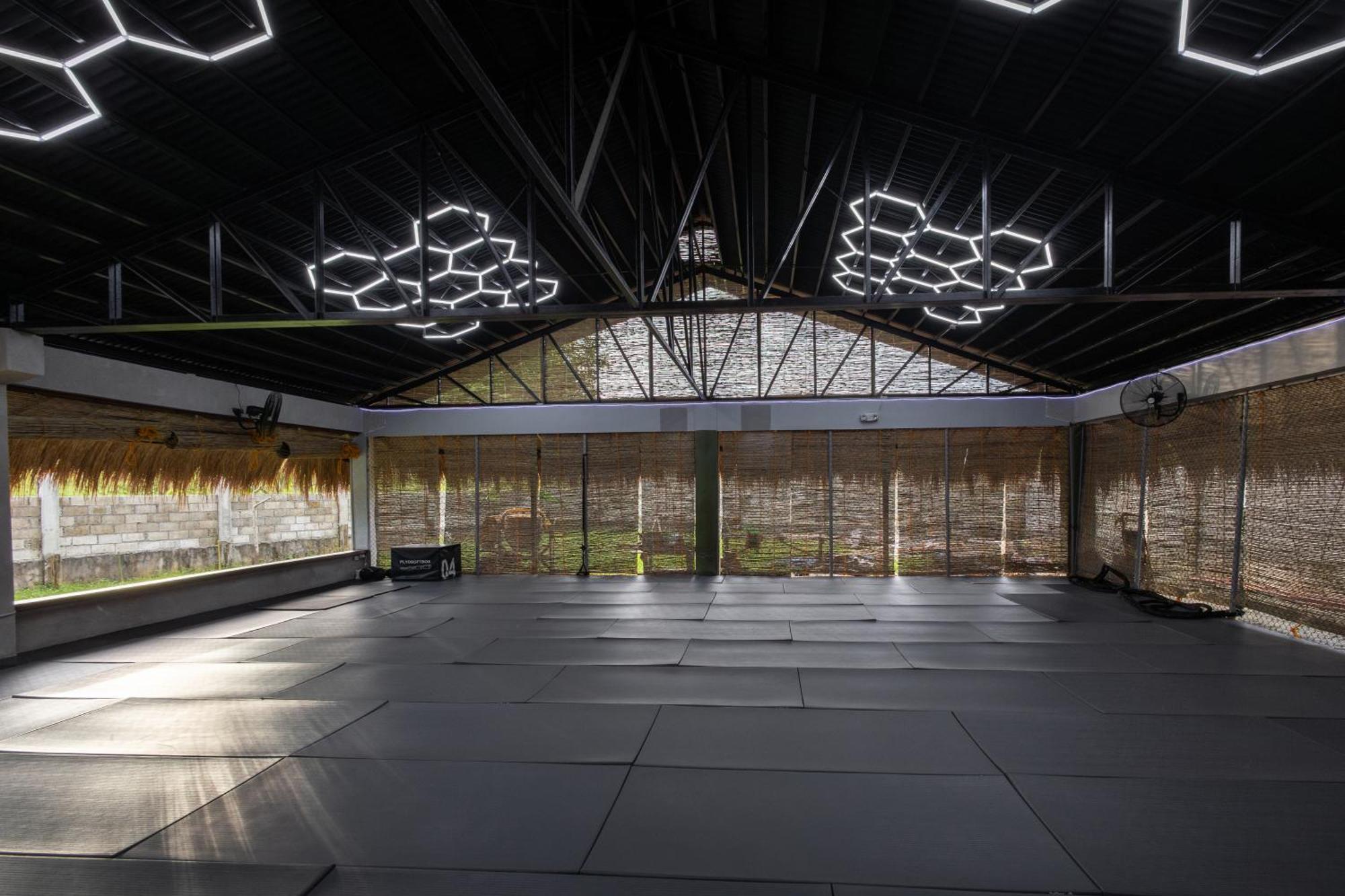 Asgard Resort & Mma Gym General Luna  Eksteriør billede